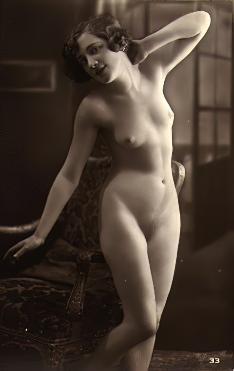 Vintage Nude Women Volume 1.