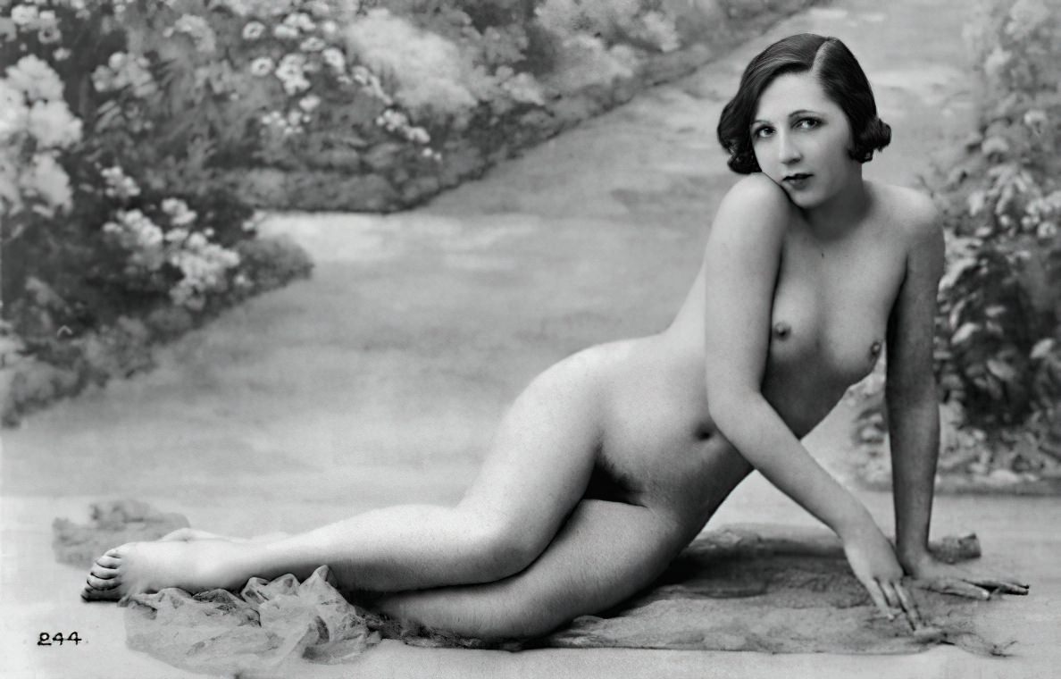 Nude women of the 1920s