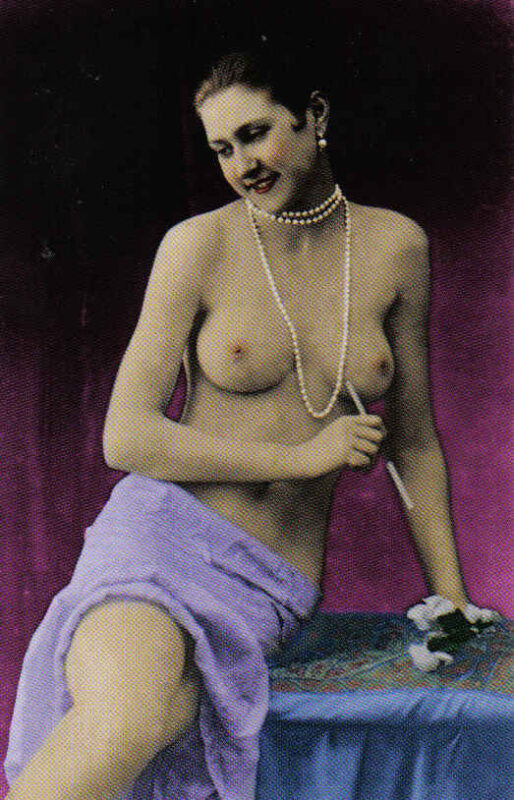 Vintage Girls of the Classic Era on Picture Post Cards Vintage Women of the Retro Era on Picture Post Cards