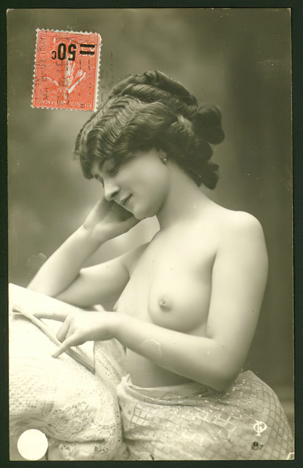Naked women from the 1920s