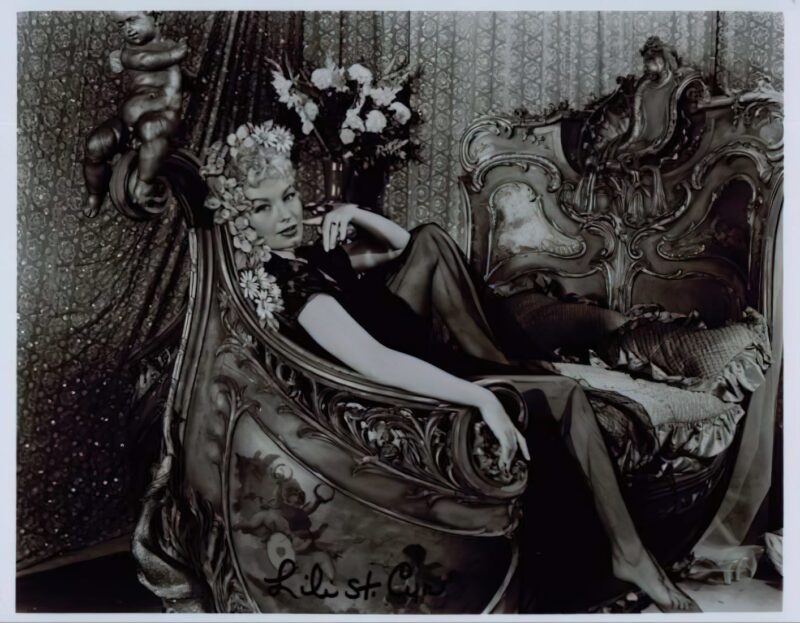 Retro Girls naked in the 1930's Vintage Women and Girls nude in the 1930's