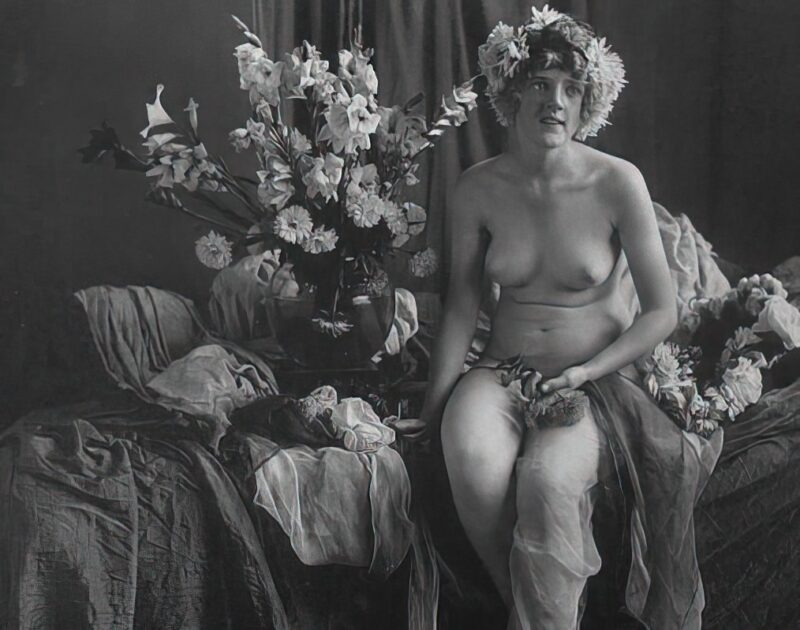 Photo 001 Vintage Nude Girl Mixed, Upscaled - Volume 1