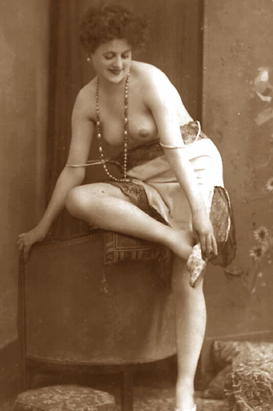 Volume 3 of Black and White Photo of Naked / Nude Women and Girls in the Vintage Era