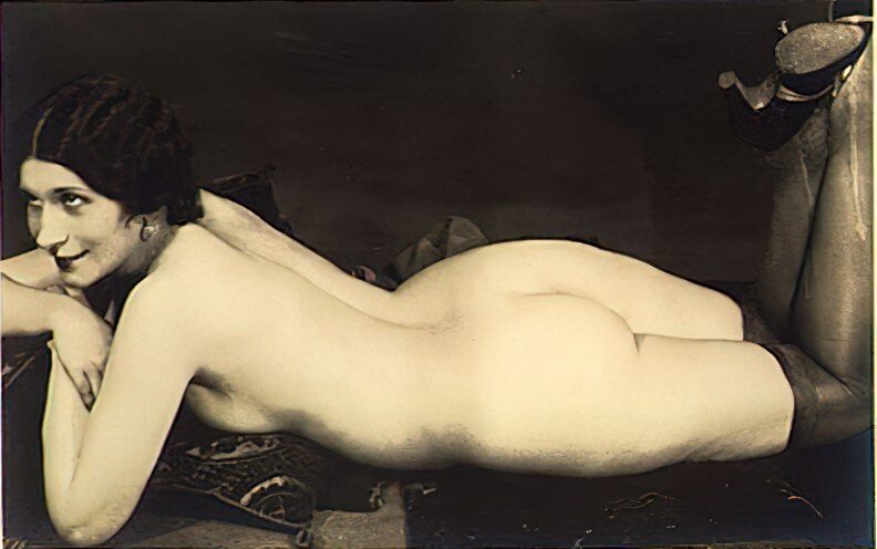 Volume 3 of Black and White Photo of Naked / Nude Women and Girls in the Vintage Era