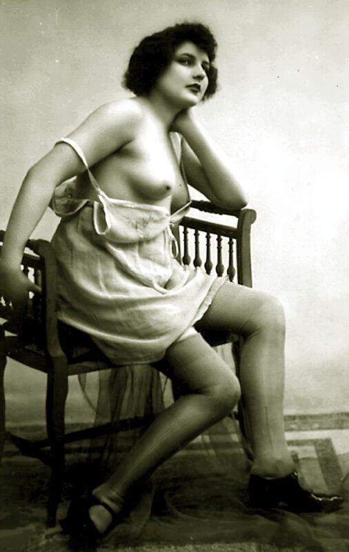 Volume 3 of Black and White Photo of Naked / Nude Women and Girls in the Vintage Era