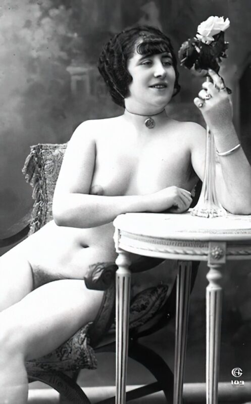 Very high Quality Nude Men and Women in Full Black and White from the Classic Vintage Retro Era Vintage Erotica and Photo Image Galleries of Classic Women Nude in the 1800s to the 1920s