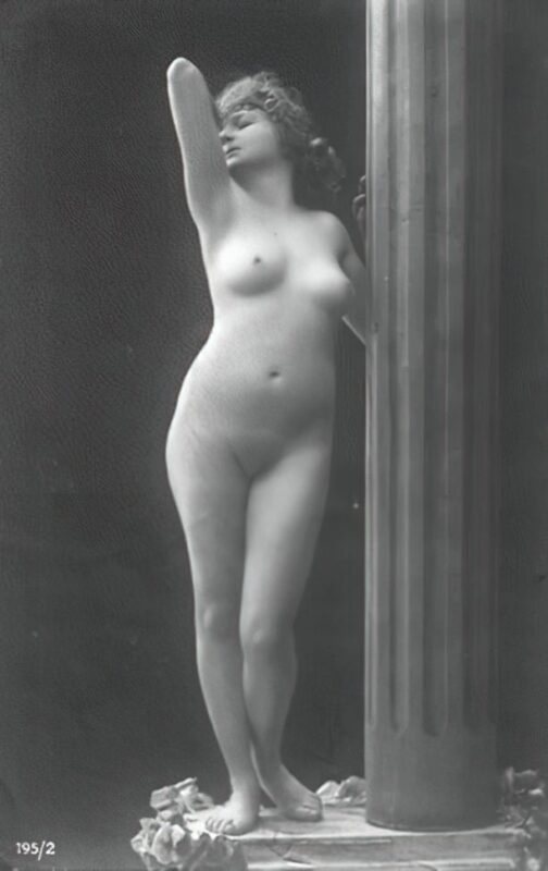 Very high Quality Nude Men and Women in Full Black and White from the Classic Vintage Retro Era Vintage Erotica and Photo Image Galleries of Classic Women Nude in the 1800s to the 1920s