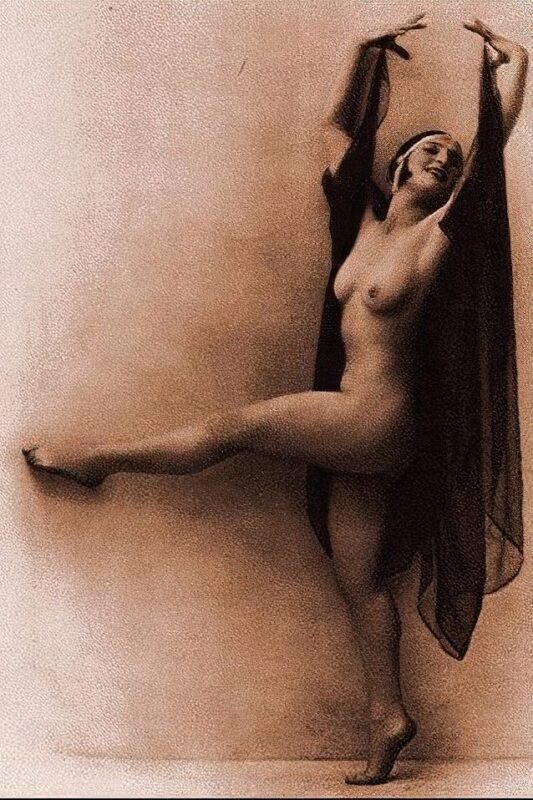 Very high Quality Nude Men and Women in Full Black and White from the Classic Vintage Retro Era Vintage Erotica and Photo Image Galleries of Classic Women Nude in the 1800s to the 1920s