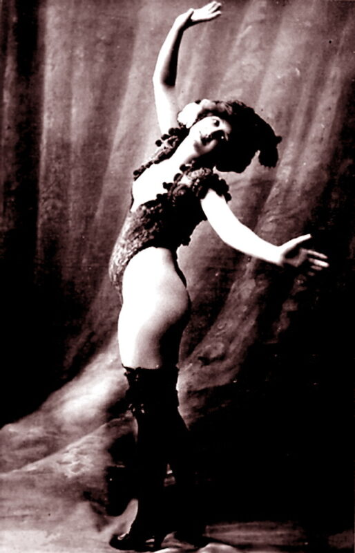 Volume 3 of Black and White Photo of Naked / Nude Women and Girls in the Vintage Era