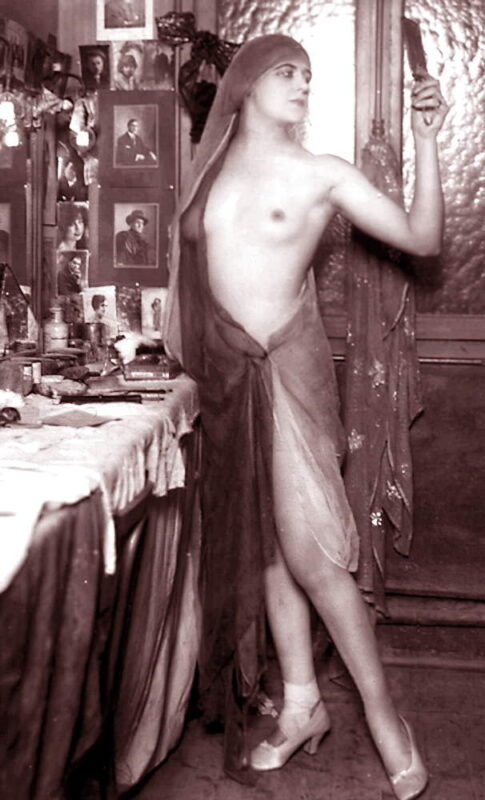 Volume 3 of Black and White Photo of Naked / Nude Women and Girls in the Vintage Era