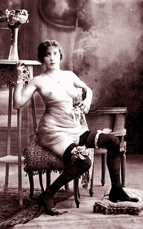 Volume 3 of Black and White Photo of Naked / Nude Women and Girls in the Vintage Era