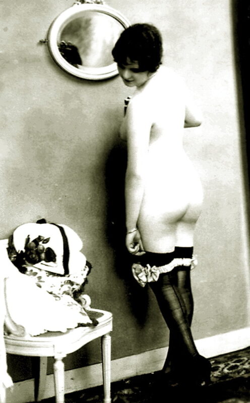 Volume 3 of Black and White Photo of Naked / Nude Women and Girls in the Vintage Era