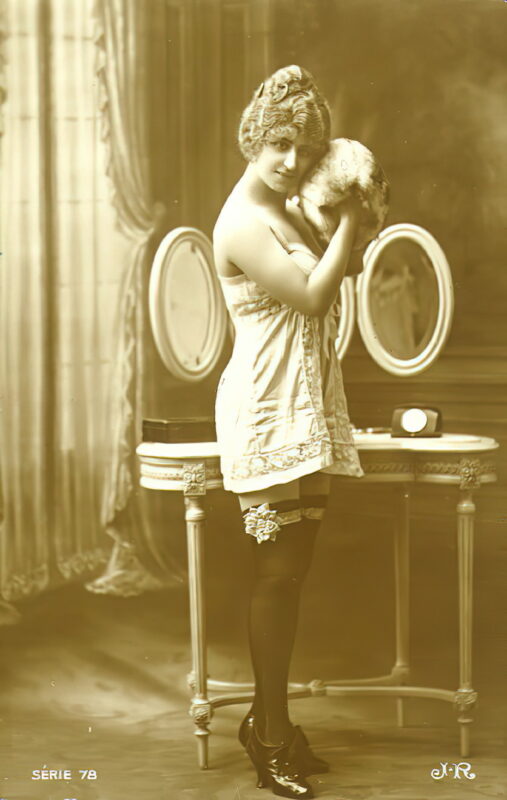 Volume 3 of Black and White Photo of Naked / Nude Women and Girls in the Vintage Era