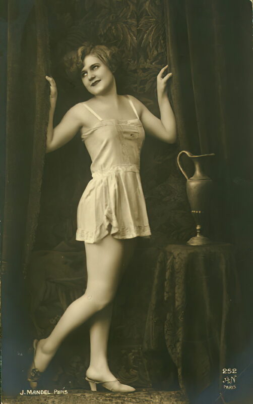 Volume 3 of Black and White Photo of Naked / Nude Women and Girls in the Vintage Era