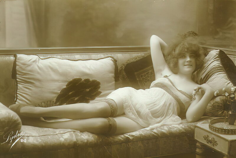 Volume 3 of Black and White Photo of Naked / Nude Women and Girls in the Vintage Era