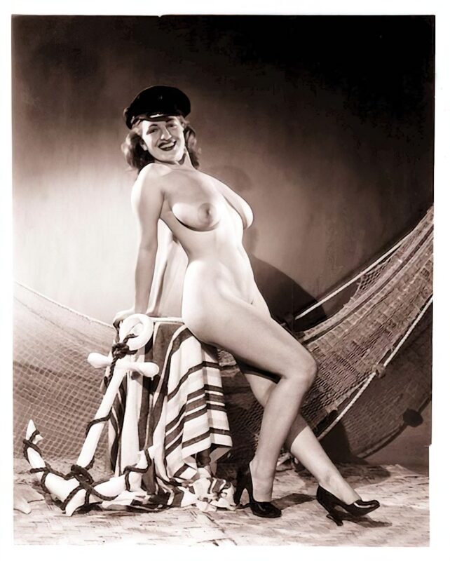 Retro Girls naked in the 1930's Vintage Women and Girls nude in the 1930's