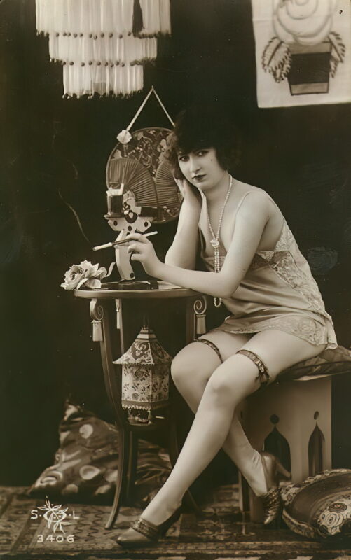 Volume 4 of Black and White Image of Naked / Nude Women and Girls in the Vintage Era