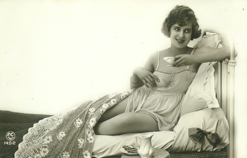 Volume 4 of Black and White Image of Naked / Nude Women and Girls in the Vintage Era