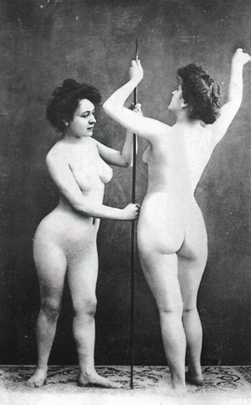 Very high Quality Nude Men and Women in Full Black and White from the Classic Vintage Retro Era Vintage Erotica and Photo Image Galleries of Classic Women Nude in the 1800s to the 1920s