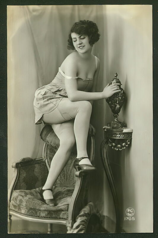 Volume 4 of Black and White Image of Naked / Nude Women and Girls in the Vintage Era
