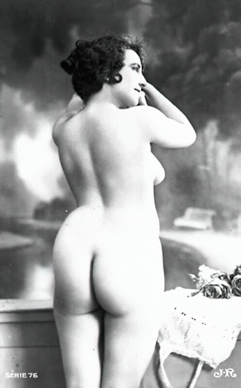 Very high Quality Nude Men and Women in Full Black and White from the Classic Vintage Retro Era Vintage Erotica and Photo Image Galleries of Classic Women Nude in the 1800s to the 1920s