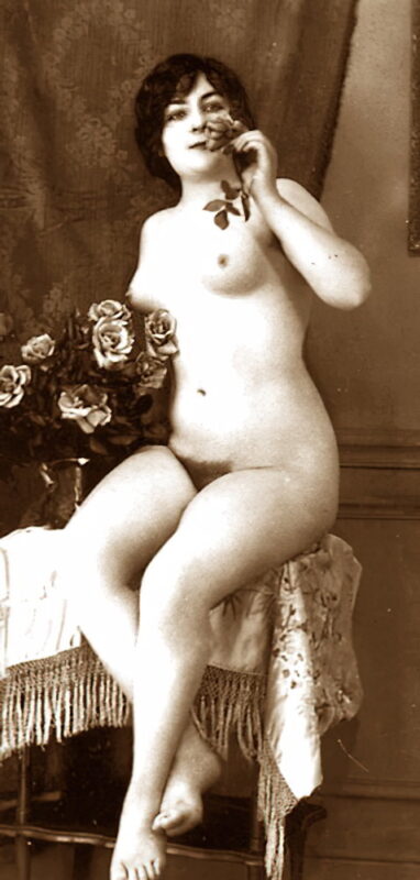 Volume 1 of Black and White Image of Naked / Nude Woman in the Classic Retro Period Volume 1 of Black and White Photo of Naked / Nude Women and Girls in the Vintage Era