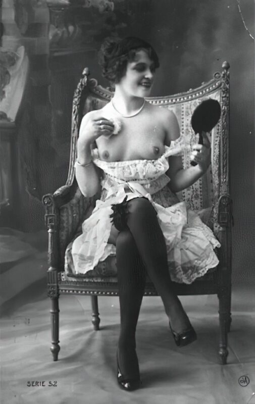 Very high Quality Nude Men and Women in Full Black and White from the Classic Vintage Retro Era Vintage Erotica and Photo Image Galleries of Classic Women Nude in the 1800s to the 1920s