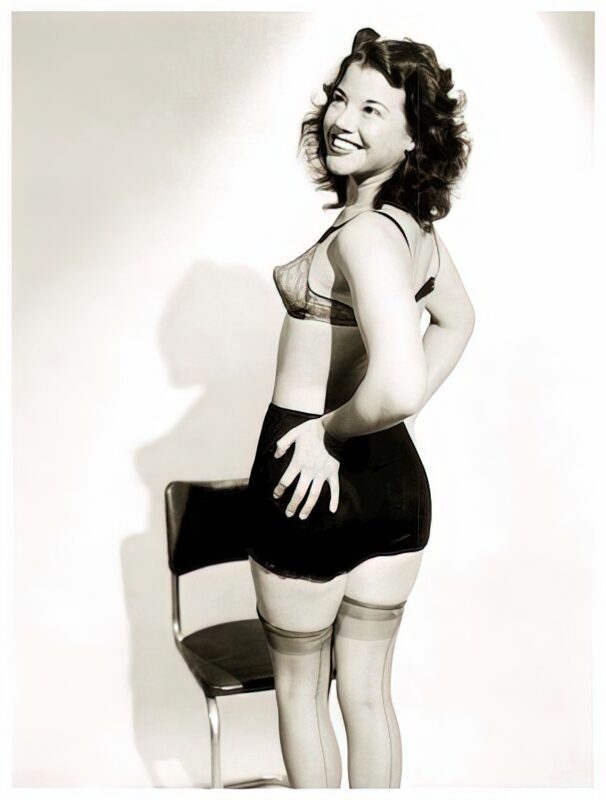 Vintage Nude Girl Mixed, Upscaled - Volume 2 - Photo 009