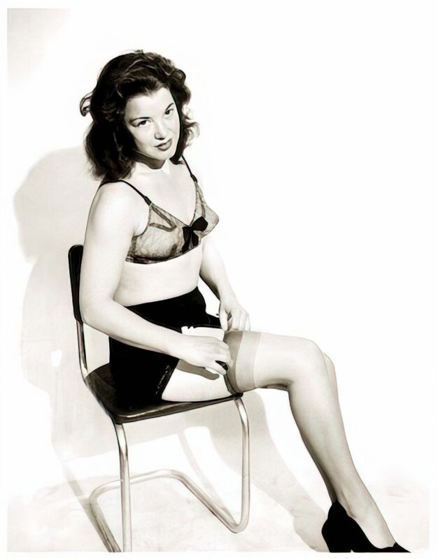 Vintage Nude Girl Mixed, Upscaled - Volume 2 - Photo 011