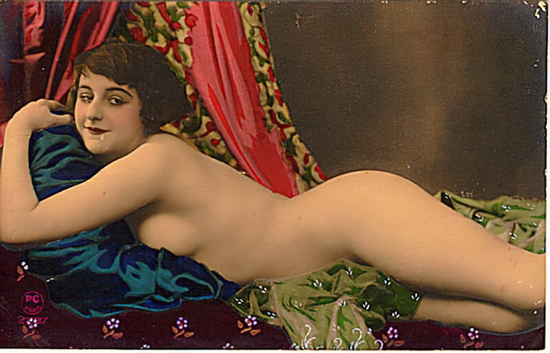 Volume 1 of Black and White Image of Naked / Nude Woman in the Classic Retro Period Volume 1 of Black and White Photo of Naked / Nude Women and Girls in the Vintage Era