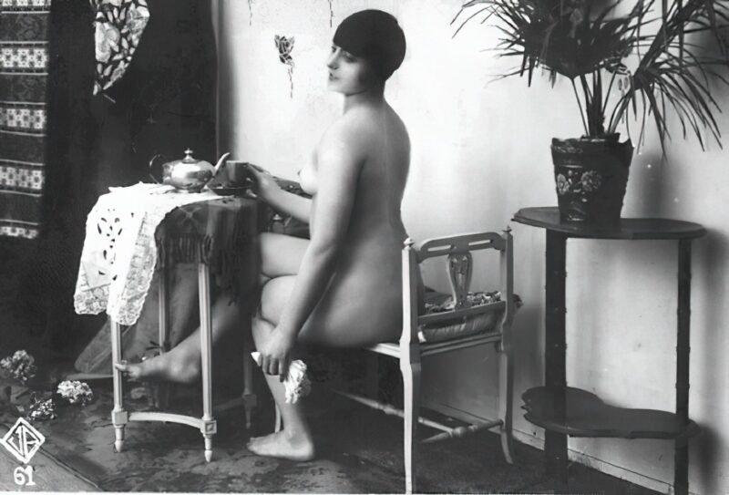 Very high Quality Nude Men and Women in Full Black and White from the Classic Vintage Retro Era Vintage Erotica and Photo Image Galleries of Classic Women Nude in the 1800s to the 1920s