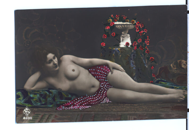 Volume 1 of Black and White Image of Naked / Nude Woman in the Classic Retro Period Volume 1 of Black and White Photo of Naked / Nude Women and Girls in the Vintage Era