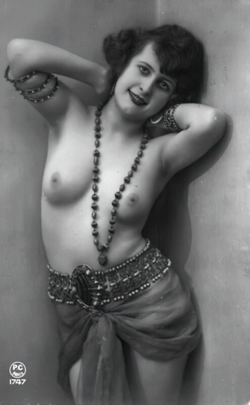 Very high Quality Nude Men and Women in Full Black and White from the Classic Vintage Retro Era Vintage Erotica and Photo Image Galleries of Classic Women Nude in the 1800s to the 1920s
