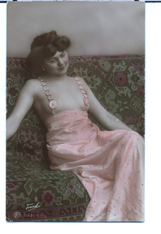 Volume 1 of Black and White Image of Naked / Nude Woman in the Classic Retro Period Volume 1 of Black and White Photo of Naked / Nude Women and Girls in the Vintage Era