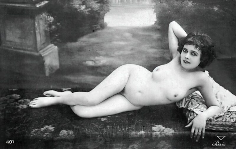 Very high Quality Nude Men and Women in Full Black and White from the Classic Vintage Retro Era Vintage Erotica and Photo Image Galleries of Classic Women Nude in the 1800s to the 1920s