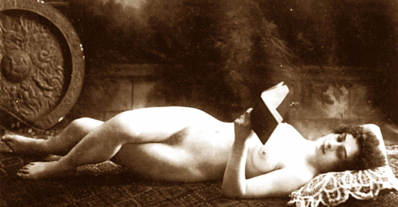 Volume 1 of Black and White Image of Naked / Nude Woman in the Classic Retro Period Volume 1 of Black and White Photo of Naked / Nude Women and Girls in the Vintage Era