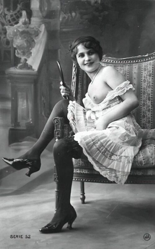 Very high Quality Nude Men and Women in Full Black and White from the Classic Vintage Retro Era Vintage Erotica and Photo Image Galleries of Classic Women Nude in the 1800s to the 1920s