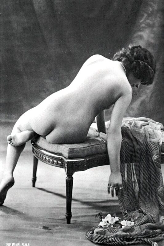 Very high Quality Nude Men and Women in Full Black and White from the Classic Vintage Retro Era Vintage Erotica and Photo Image Galleries of Classic Women Nude in the 1800s to the 1920s
