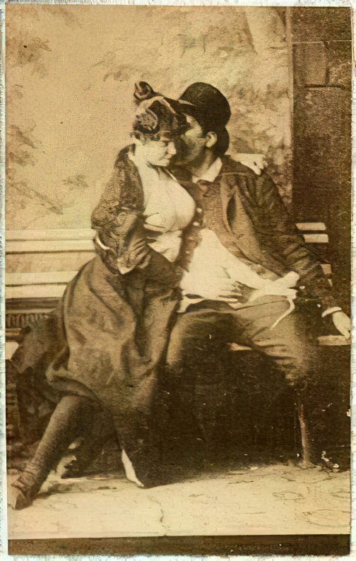 Very high Quality Nude Men and Women in Full Black and White from the Classic Vintage Retro Era Vintage Erotica and Photo Image Galleries of Classic Women Nude in the 1800s to the 1920s