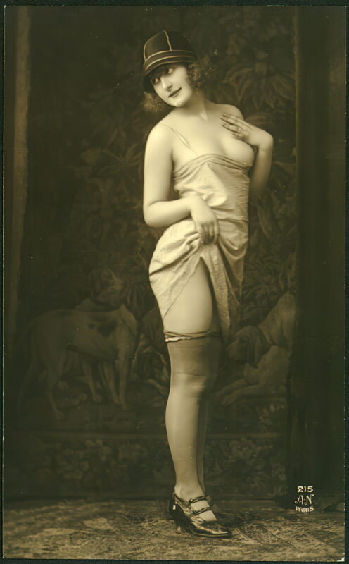 Very high Quality Nude Men and Women in Full Black and White from the Classic Vintage Retro Era Vintage Erotica and Photo Image Galleries of Classic Women Nude in the 1800s to the 1920s