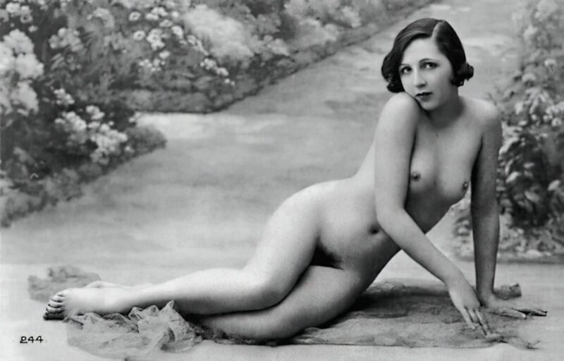 Vintage Erotica and Photo Image Galleries of Classic Women Nude in the 1800...