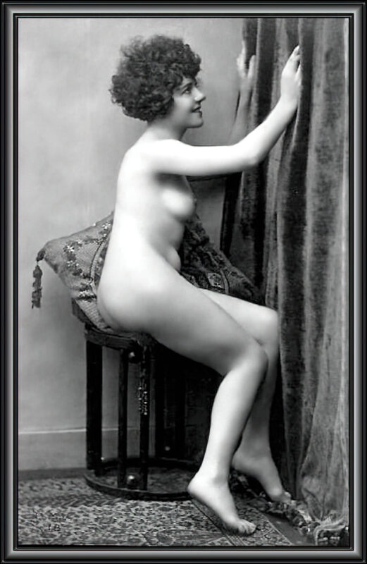 Very high Quality Nude Men and Women in Full Black and White from the Classic Vintage Retro Era Vintage Erotica and Photo Image Galleries of Classic Women Nude in the 1800s to the 1920s