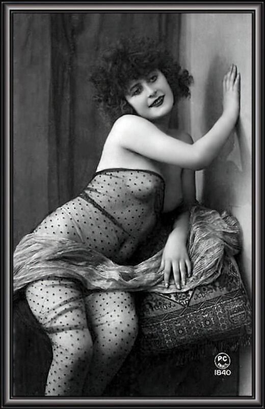 Very high Quality Nude Men and Women in Full Black and White from the Classic Vintage Retro Era Vintage Erotica and Photo Image Galleries of Classic Women Nude in the 1800s to the 1920s