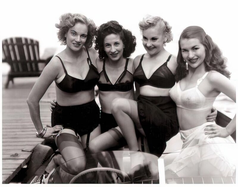 Vintage Nude Girl Mixed, Upscaled - Volume 2 - Photo 032