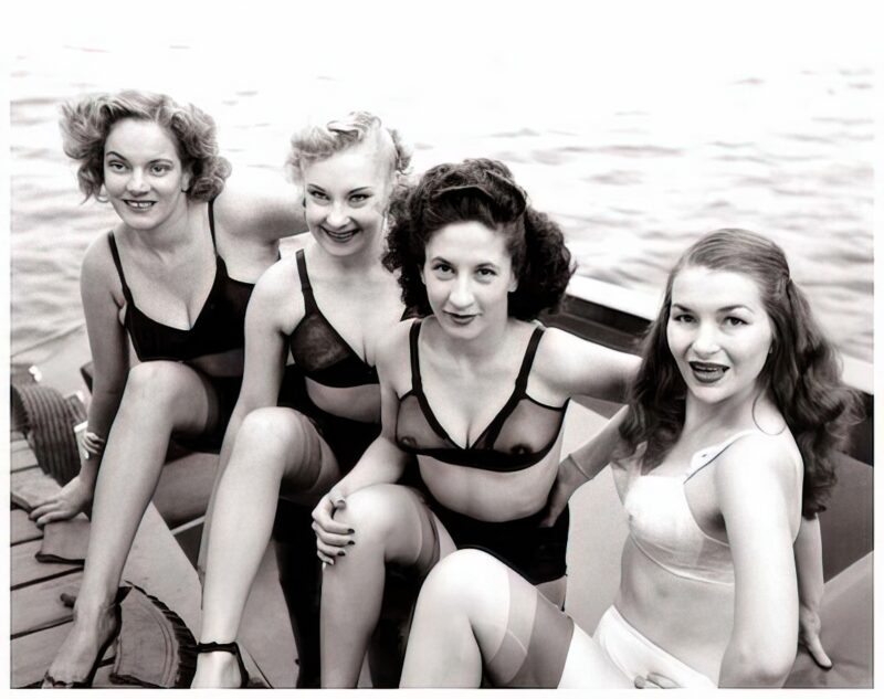 Vintage Nude Girl Mixed, Upscaled - Volume 2 - Photo 033