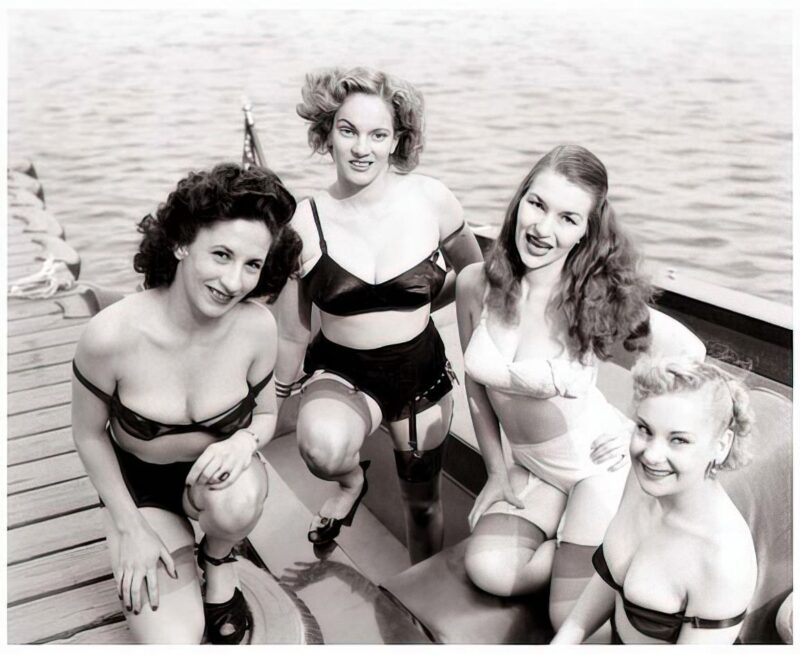 Vintage Nude Girl Mixed, Upscaled - Volume 2 - Photo 034