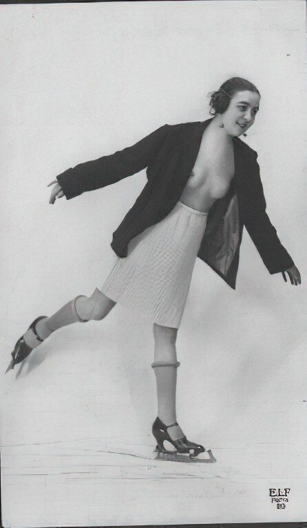 Very high Quality Nude Men and Women in Full Black and White from the Classic Vintage Retro Era Vintage Erotica and Photo Image Galleries of Classic Women Nude in the 1800s to the 1920s