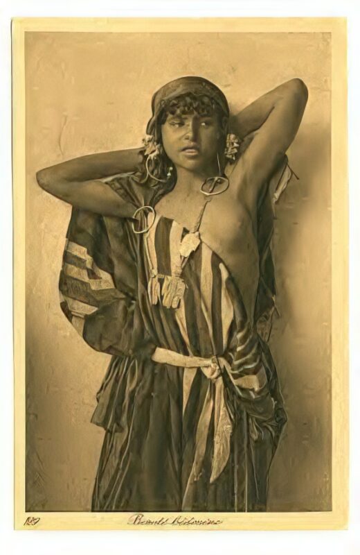 Photo 003 - Ethnic and Indigenous Vintage Nude Men and Women from the YesterYears Photo 003 - Ethnic and Indigenous Vintage Nude Men and Women from the YesterYears