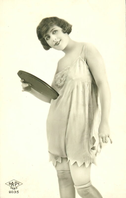 Very high Quality Nude Men and Women in Full Black and White from the Classic Vintage Retro Era Vintage Erotica and Photo Image Galleries of Classic Women Nude in the 1800s to the 1920s