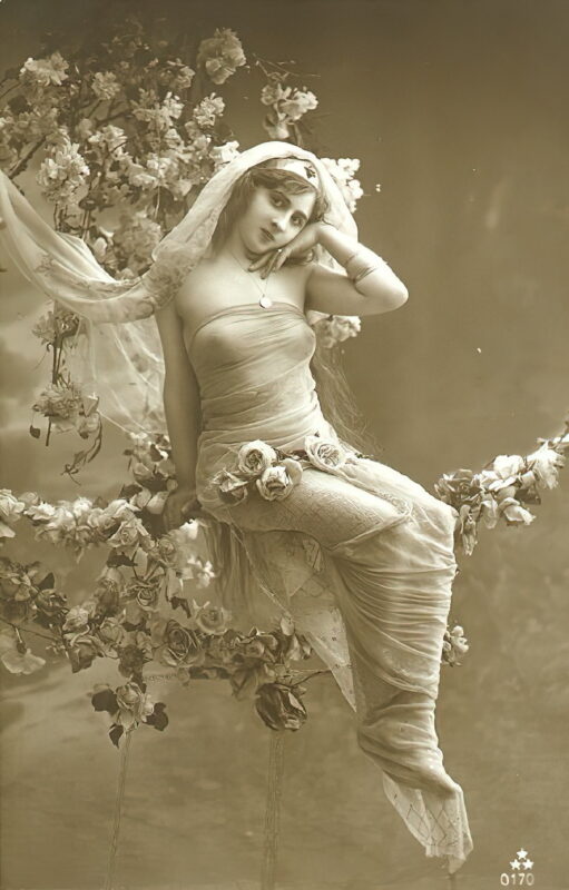 Very high Quality Nude Men and Women in Full Black and White from the Classic Vintage Retro Era Vintage Erotica and Photo Image Galleries of Classic Women Nude in the 1800s to the 1920s